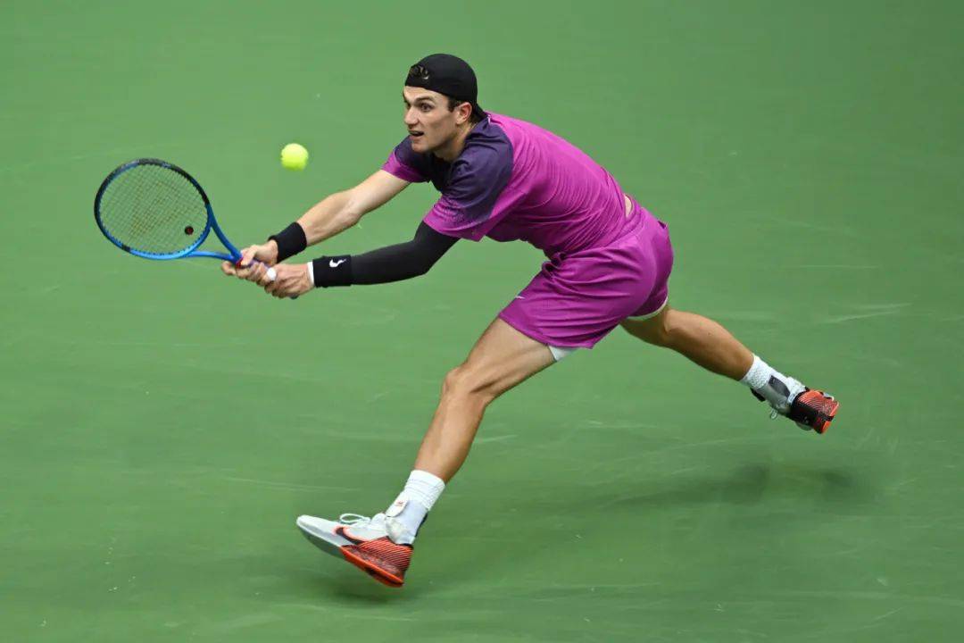 主动蔓延的 主动蔓延的